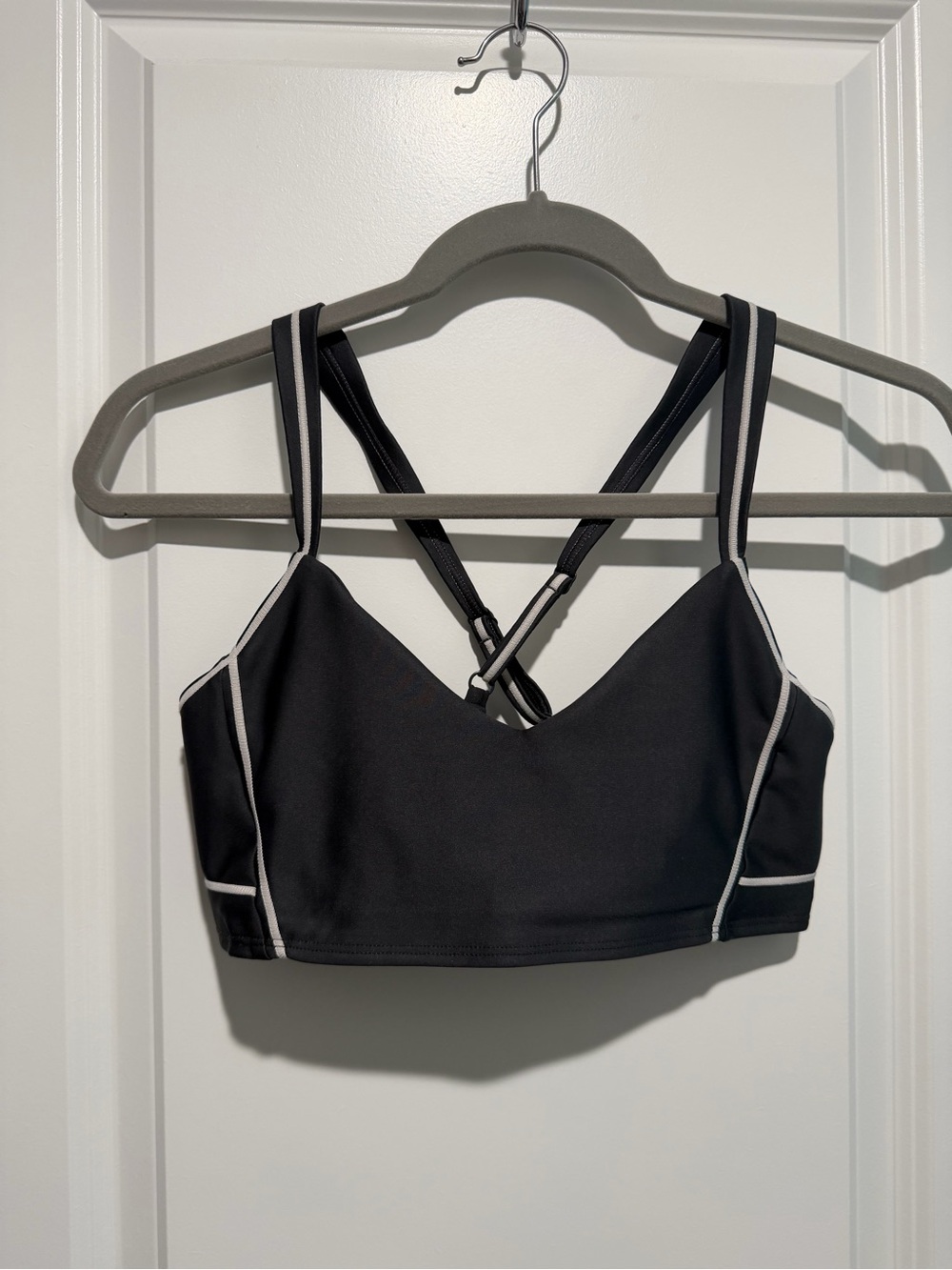 Alo Airlift Haven Bra - Anthracite/White